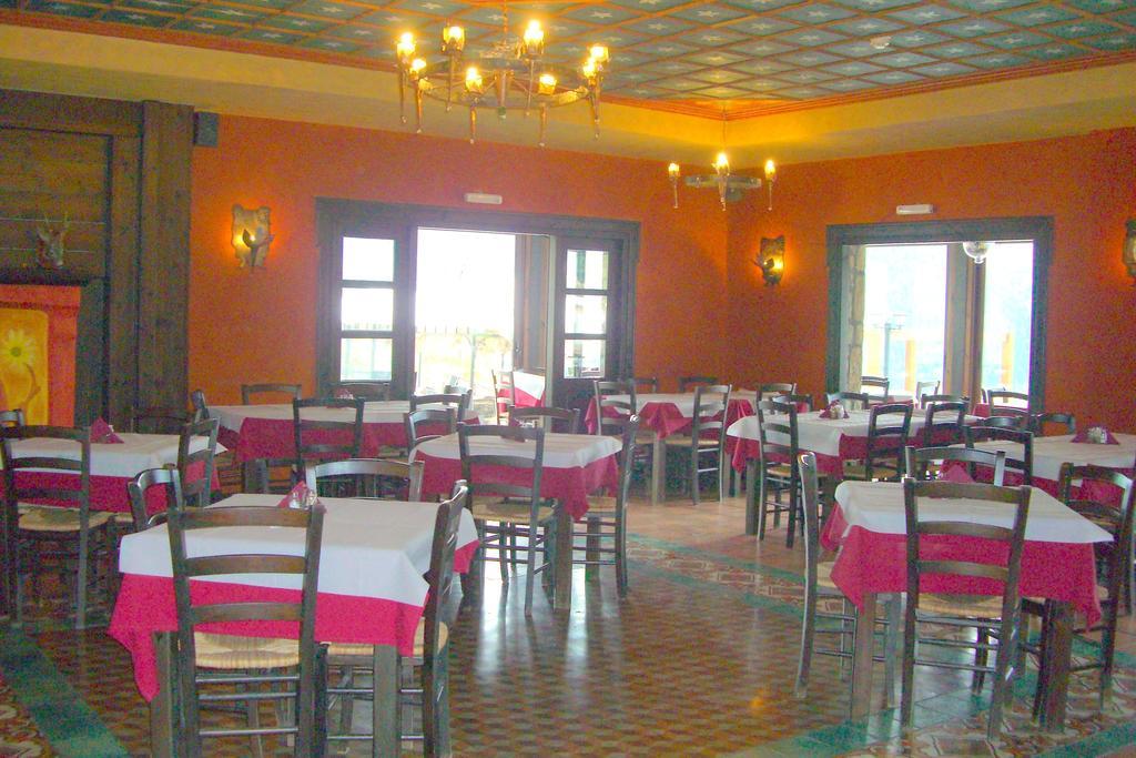 Hotel Astrovolia Kalambaka Esterno foto